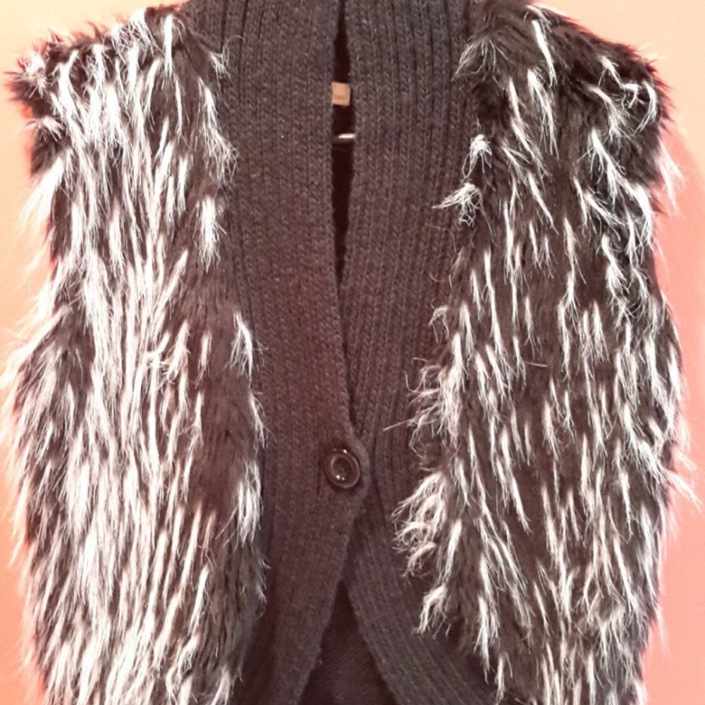 Collectioneighteen Black and White Vest Size M/L